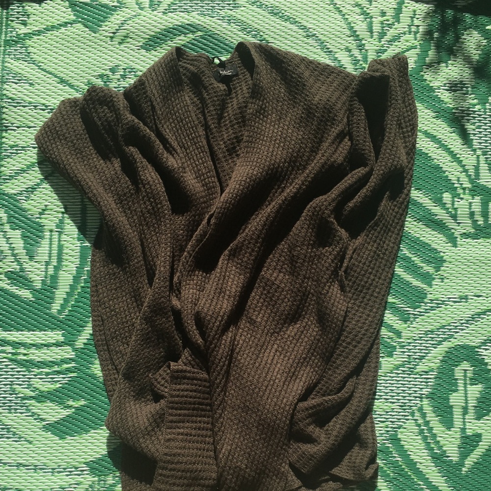 Aritzia babaton shawl poncho